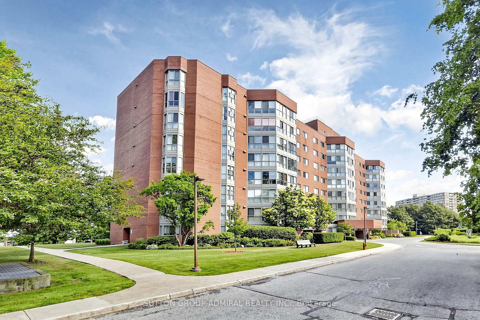 Property Photo: 5 Weldrick Road W 208 ON L4C 8S9