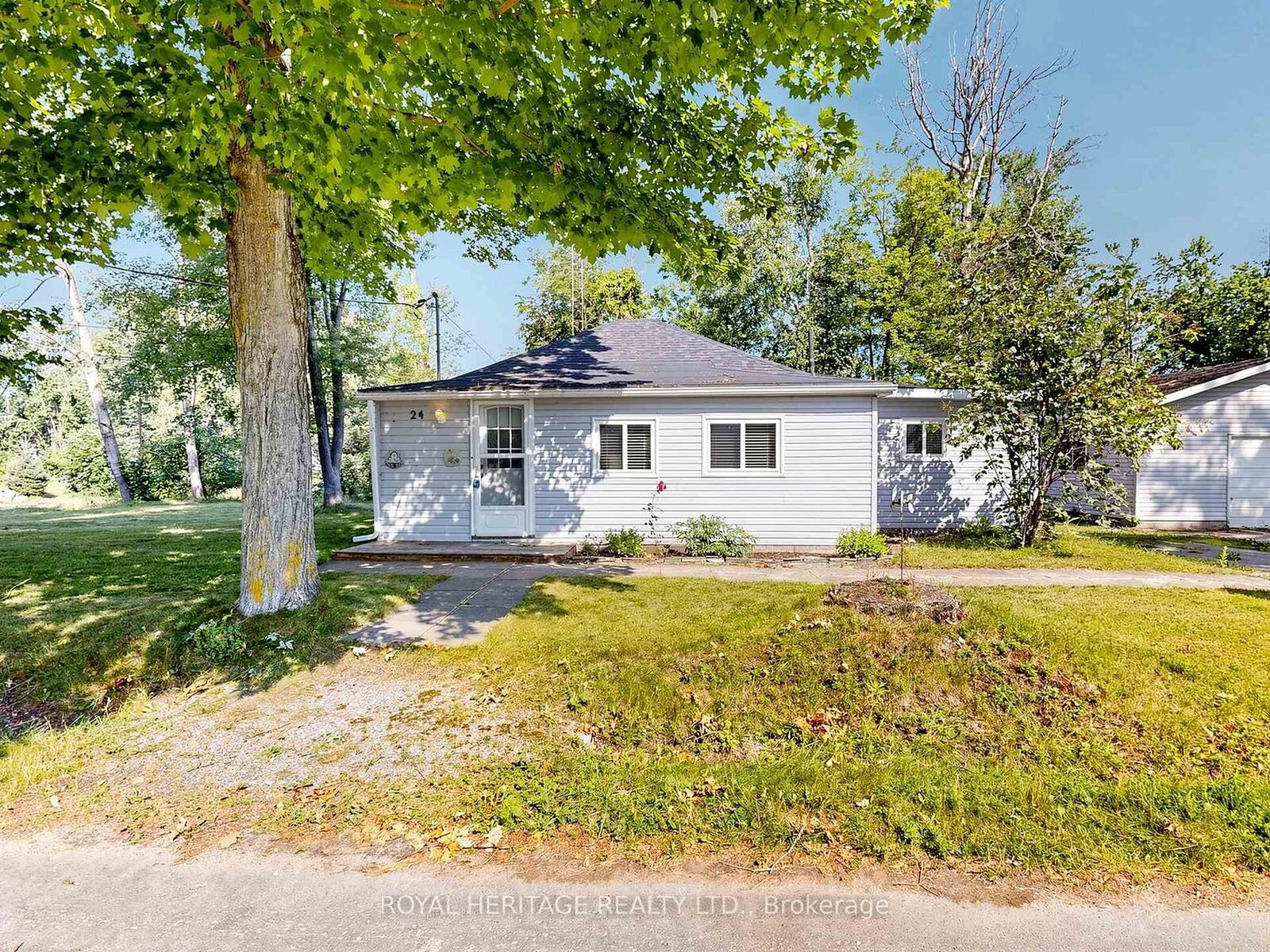 Property Photo: 24 Ridge Avenue ON L0K 1B0