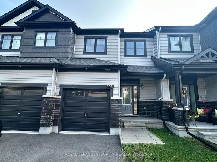 Property Photo: 529 Enclave Lane ON K4K 0M8