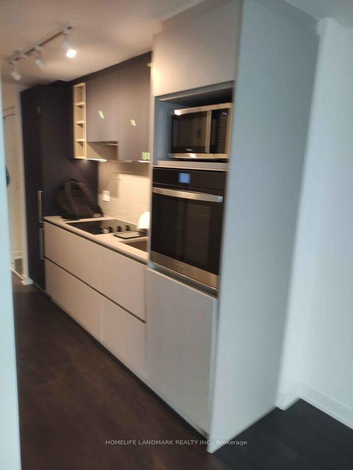 Property Photo:  319 Jarvis Street 809  ON M5B 0C8 