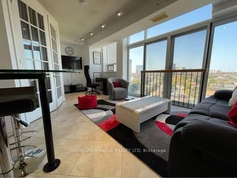 Property Photo:  200 Burnhamthorpe Road E 1202  ON L5A 4L4 