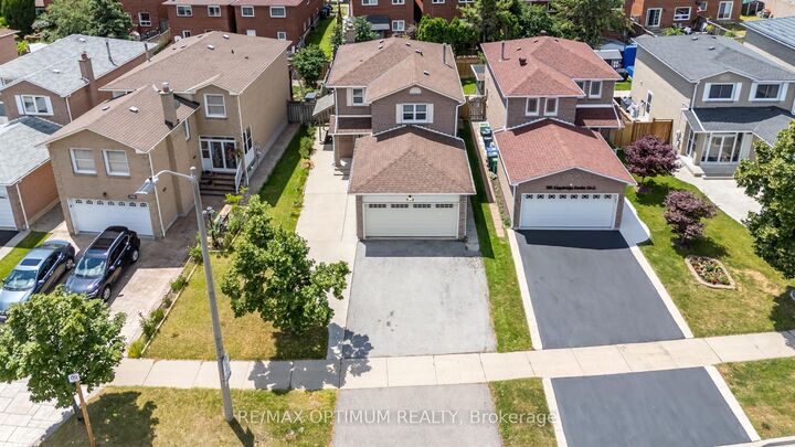 Property Photo:  362 Kingsbridge Garden Circle  ON L5R 1K8 