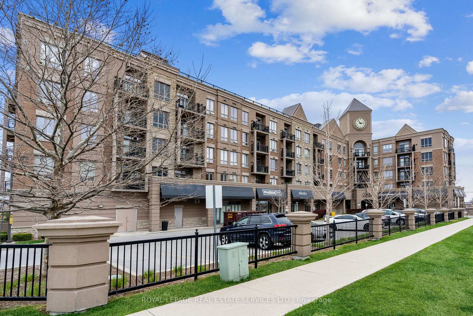 Property Photo:  5327 Upper Middle Road 404  ON L7L 0E9 