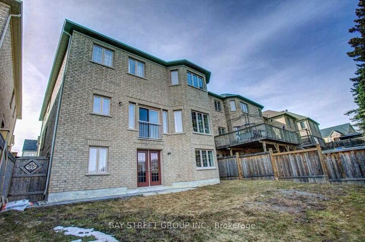 Property Photo:  17 Lady Karen Crescent Lower  ON L6A 4M3 