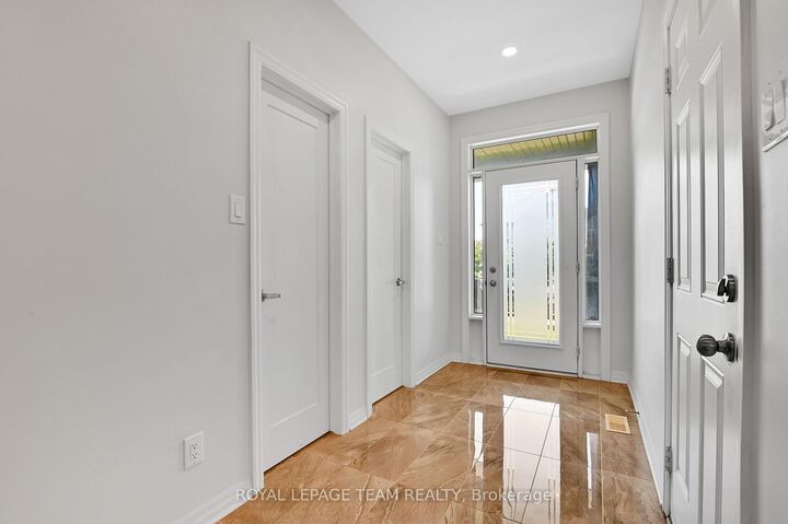 Property Photo: 192 Southbridge Street ON K4M 0E2