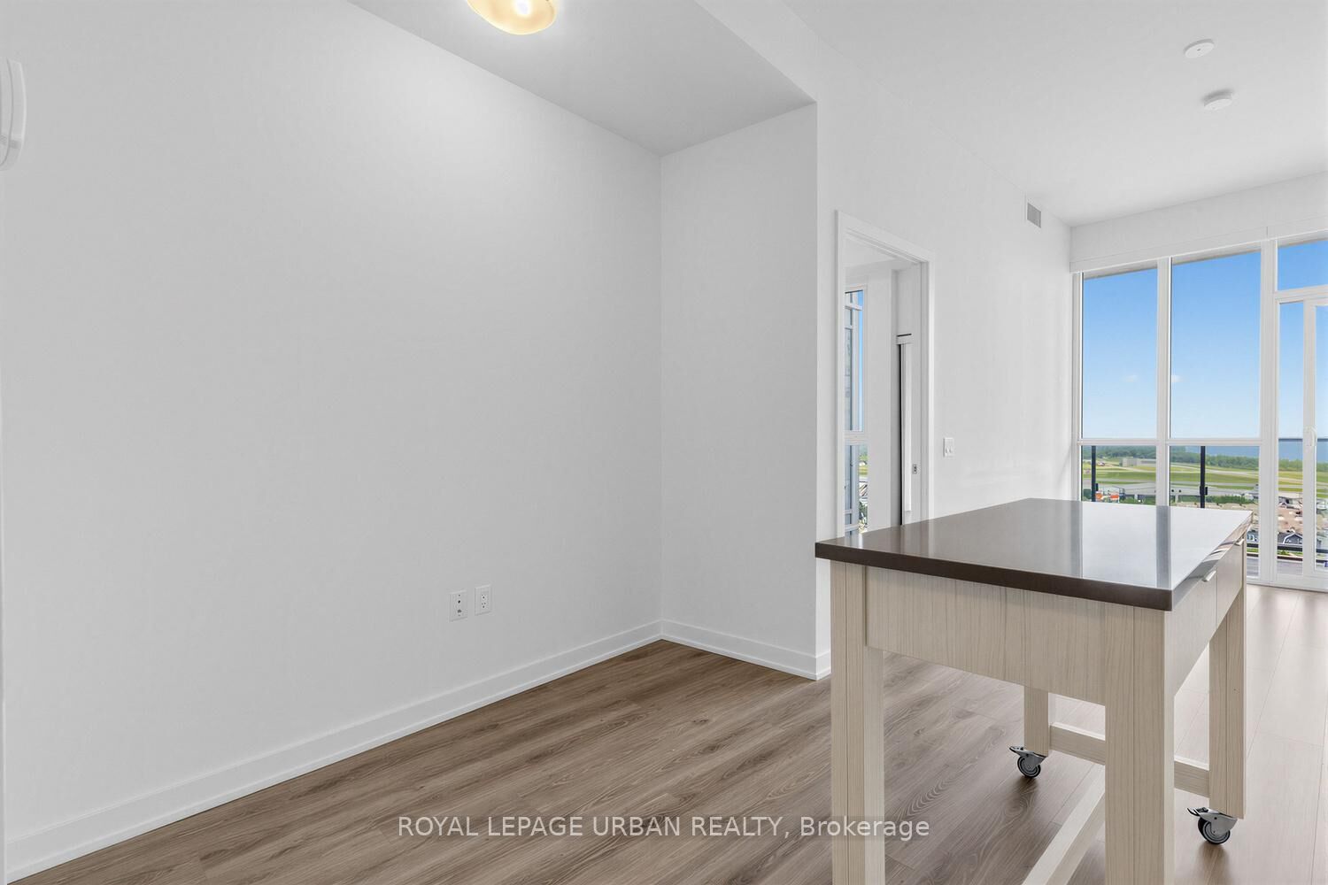 Property Photo:  38 Iannuzzi Street 2311  ON M5V 0E8 