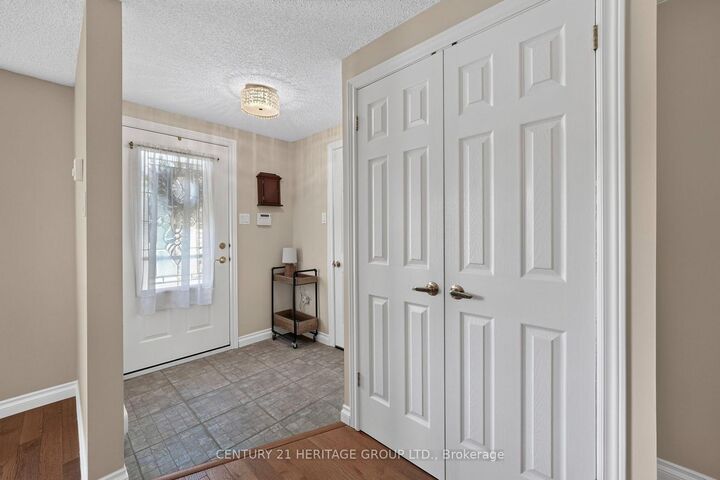 Property Photo: 226 Lillian Crescent ON L4N 5Y8