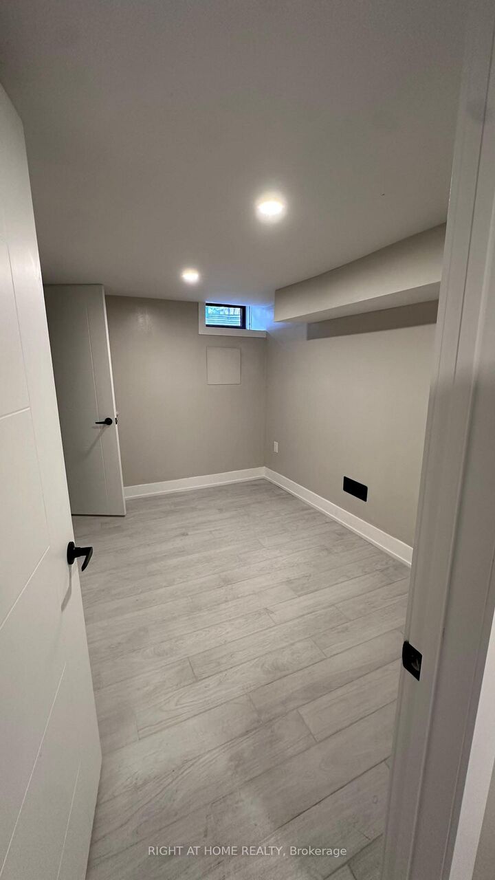 Property Photo:  500 Salem Avenue N B  ON M6H 3E1 