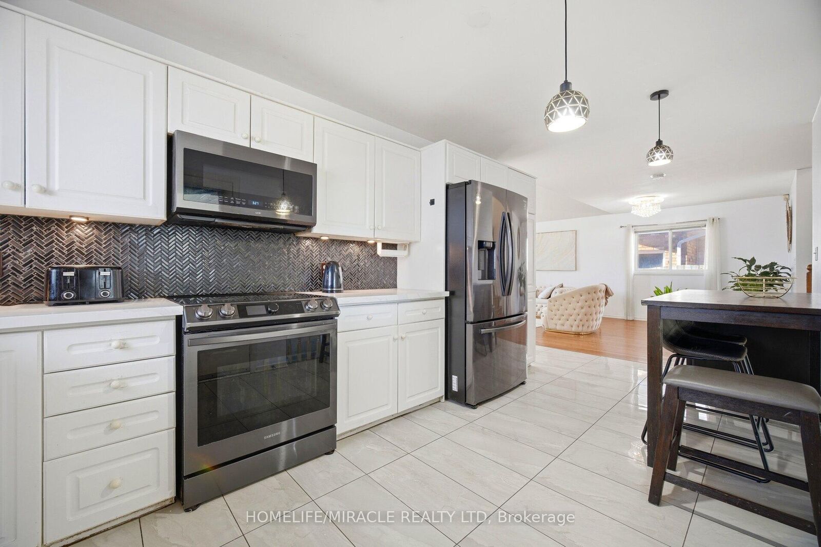 Property Photo:  196 First St Louth N/A  ON L2S 0A6 