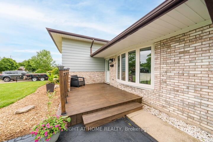 Property Photo:  8 Acadia Crescent  ON L2P 1H8 