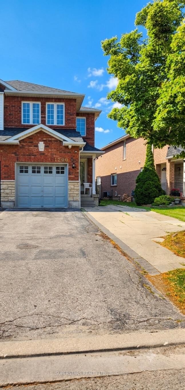 Property Photo:  1200 Foxglove Place  ON L5V 2N1 
