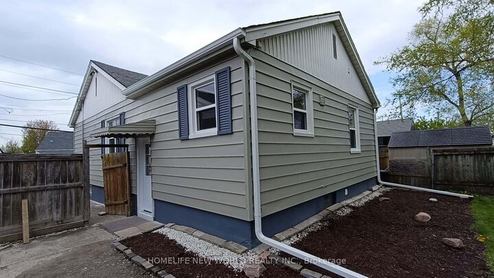 Property Photo: 422 Welland Avenue ON L2M 5T8