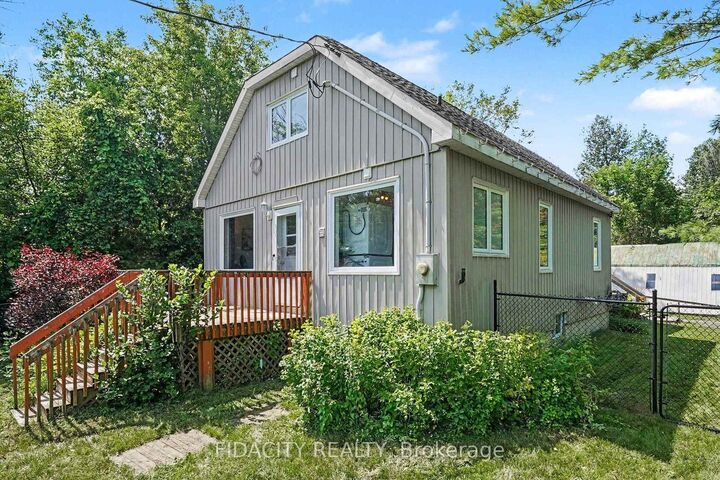 Property Photo:  6811 Flewellyn Road  ON K2S 1B6 