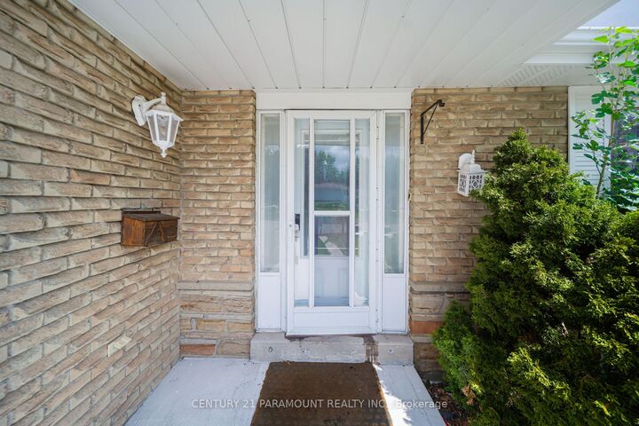 Property Photo:  11 Gondola Crescent  ON L6S 1W5 