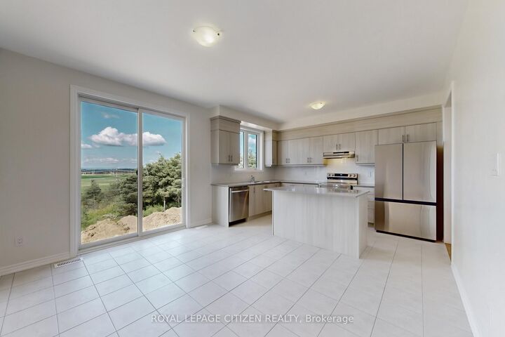 Property Photo:  82 Lawrence D. Pridham Avenue  ON L9R 0X1 