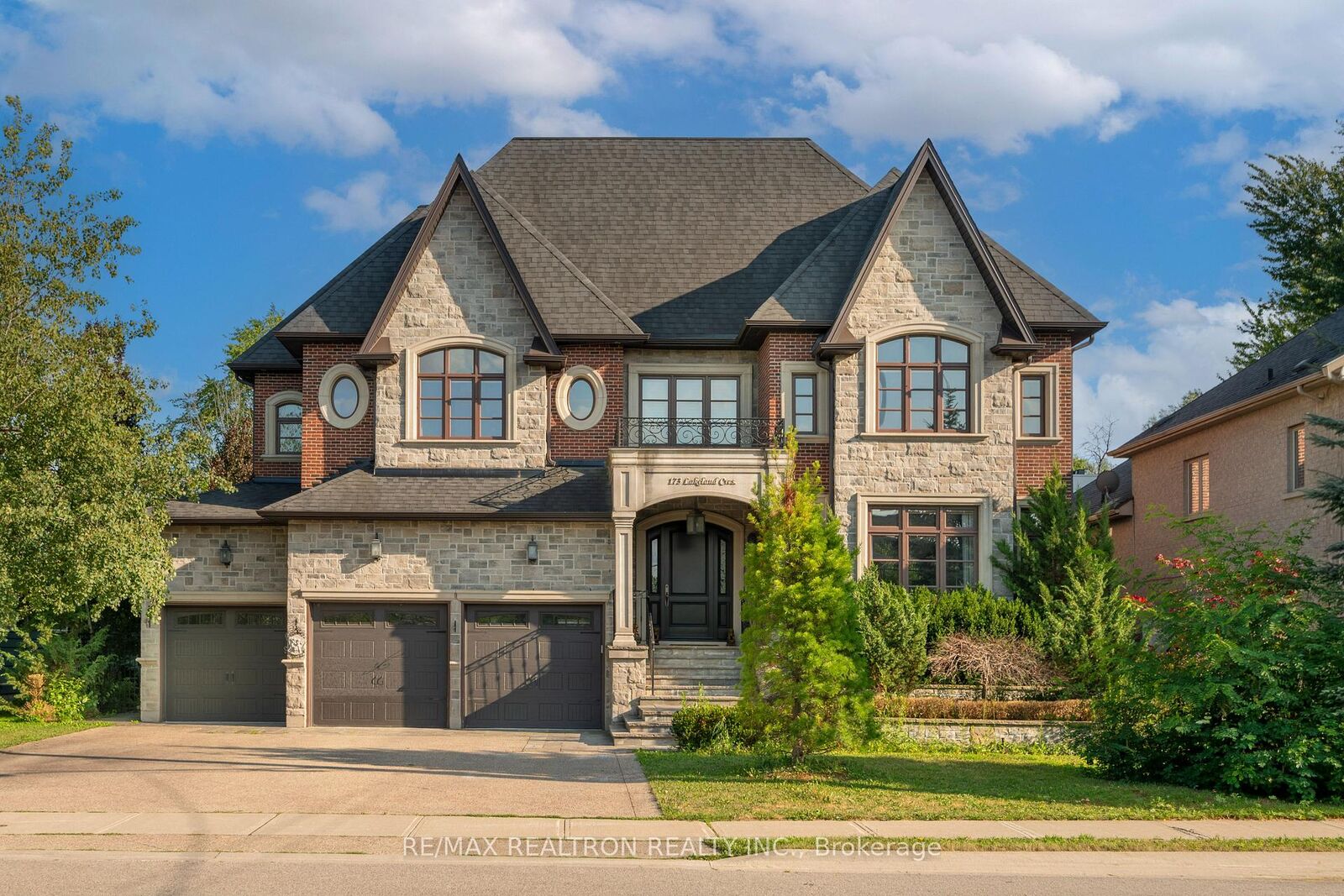 Property Photo: 173 Lakeland Crescent ON L4E 3A4