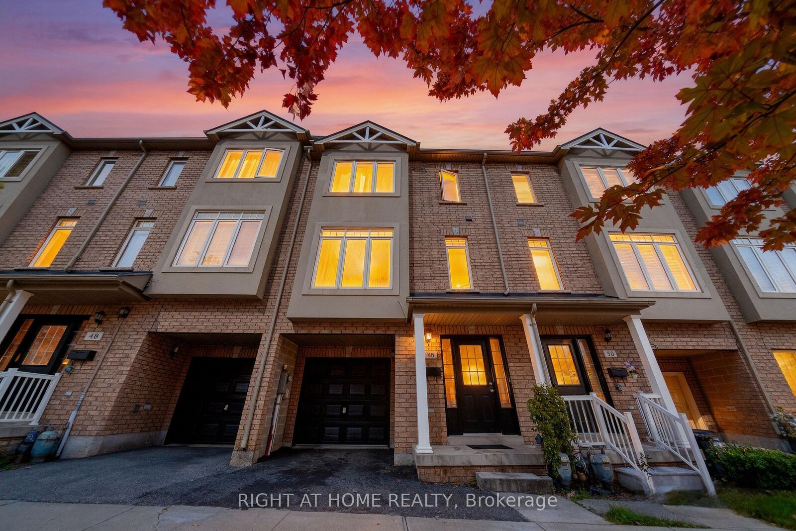 Property Photo:  48 Curran Hall Crescent  ON M1G 0A2 