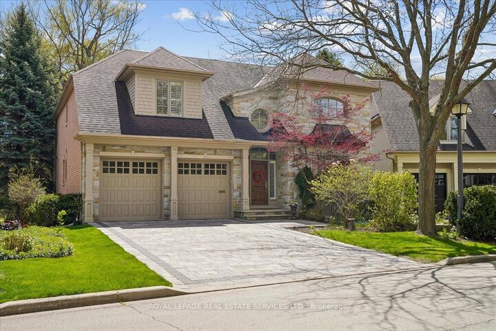 Property Photo:  1726 The Pines N/A  ON L5J 4V5 