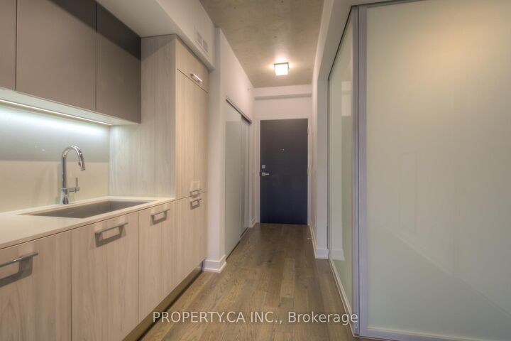 Property Photo:  665 Kingston Road 406  ON M4E 0R6 
