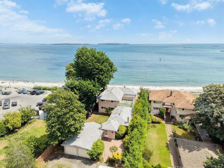 Property Photo: 2168 Esplanade BC V8R 2W1