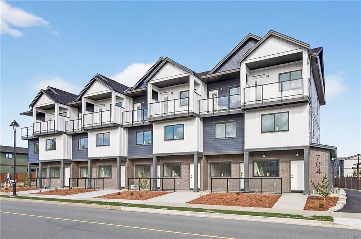 704 Beaver Creek Blvd #8 — photo 1