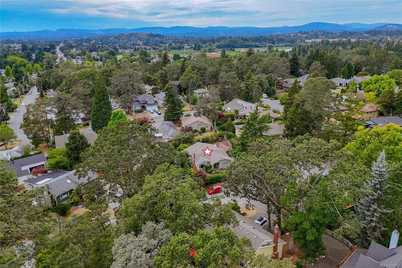 Property Photo:  4022 Livingstone Ave N  BC V8N 5Z5 