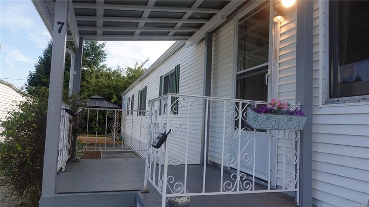 Property Photo: 6820 Parklands Pl #7 BC V0R 2H0