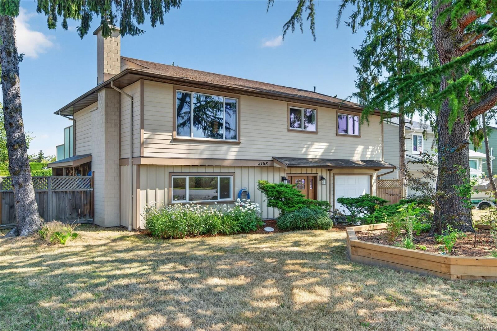 Property Photo: 2188 Calvin Ave BC V8L 4C3