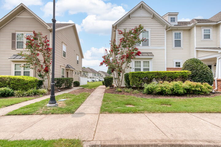 Property Photo:  3215 Kenton Court  VA 23168 