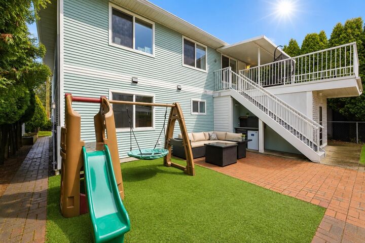 Property Photo: 33477 7th Avenue BC V2V 2E6