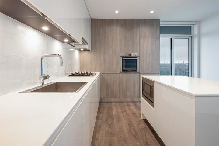 Property Photo: 4650 Brentwood Boulevard 1505 BC V5C 0M3