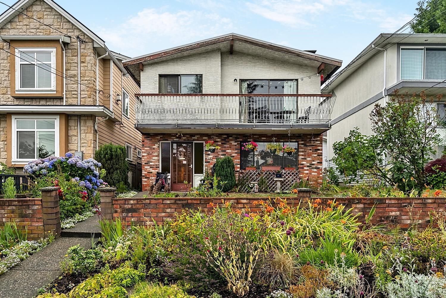 Property Photo: 5343 Neville Street BC V5J 2H6