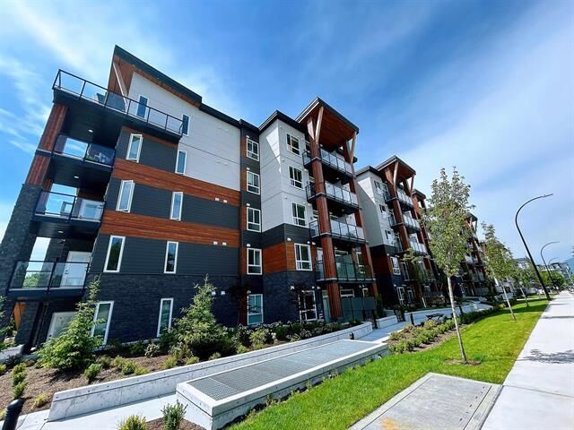 12109 223 Street 322 — photo 1