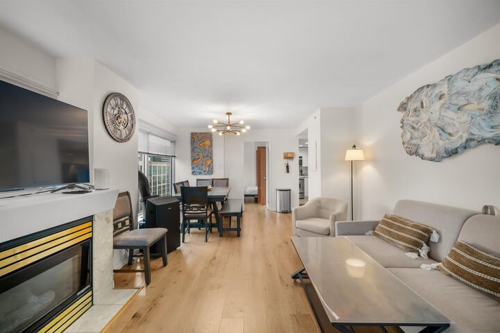 183 Keefer Place 2204 — photo 1
