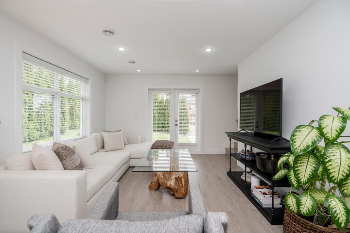 Property Photo: 970 Rochester Avenue BC V3K 2J3