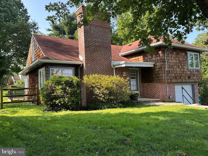 Property Photo:  2 Snuff Mill  DE 19807 