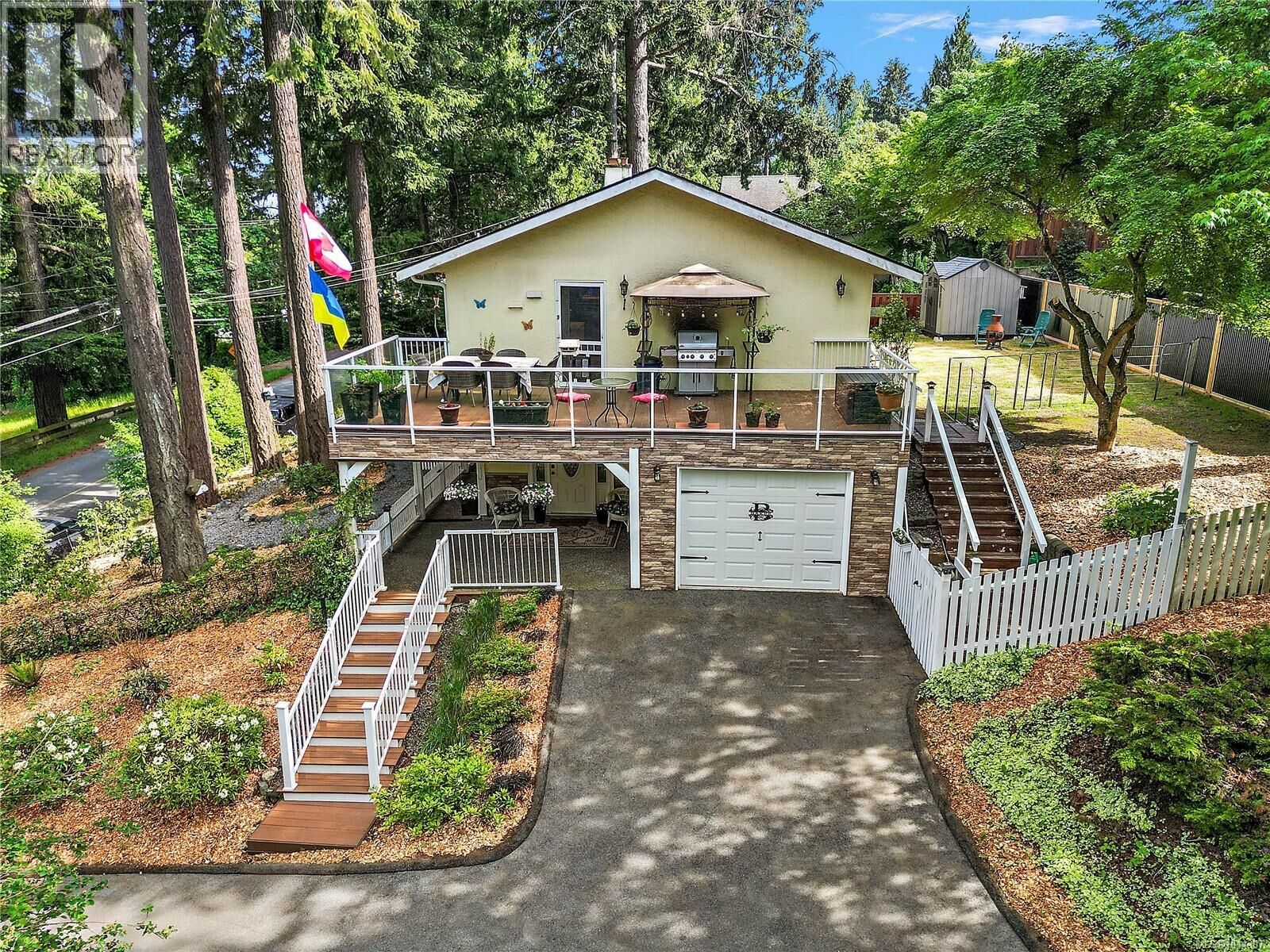 Property Photo:  6864 East Saanich Road  BC V8Z 5Y9 