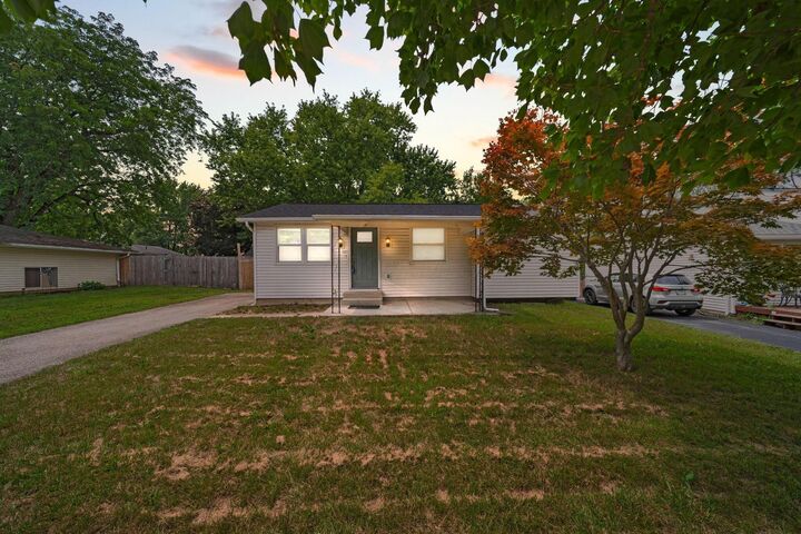 Property Photo:  1679 Woodhurst Court  OH 43223 