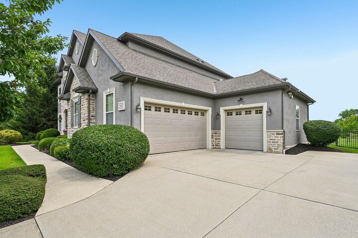 Property Photo: 5167 Blessing Court OH 43021