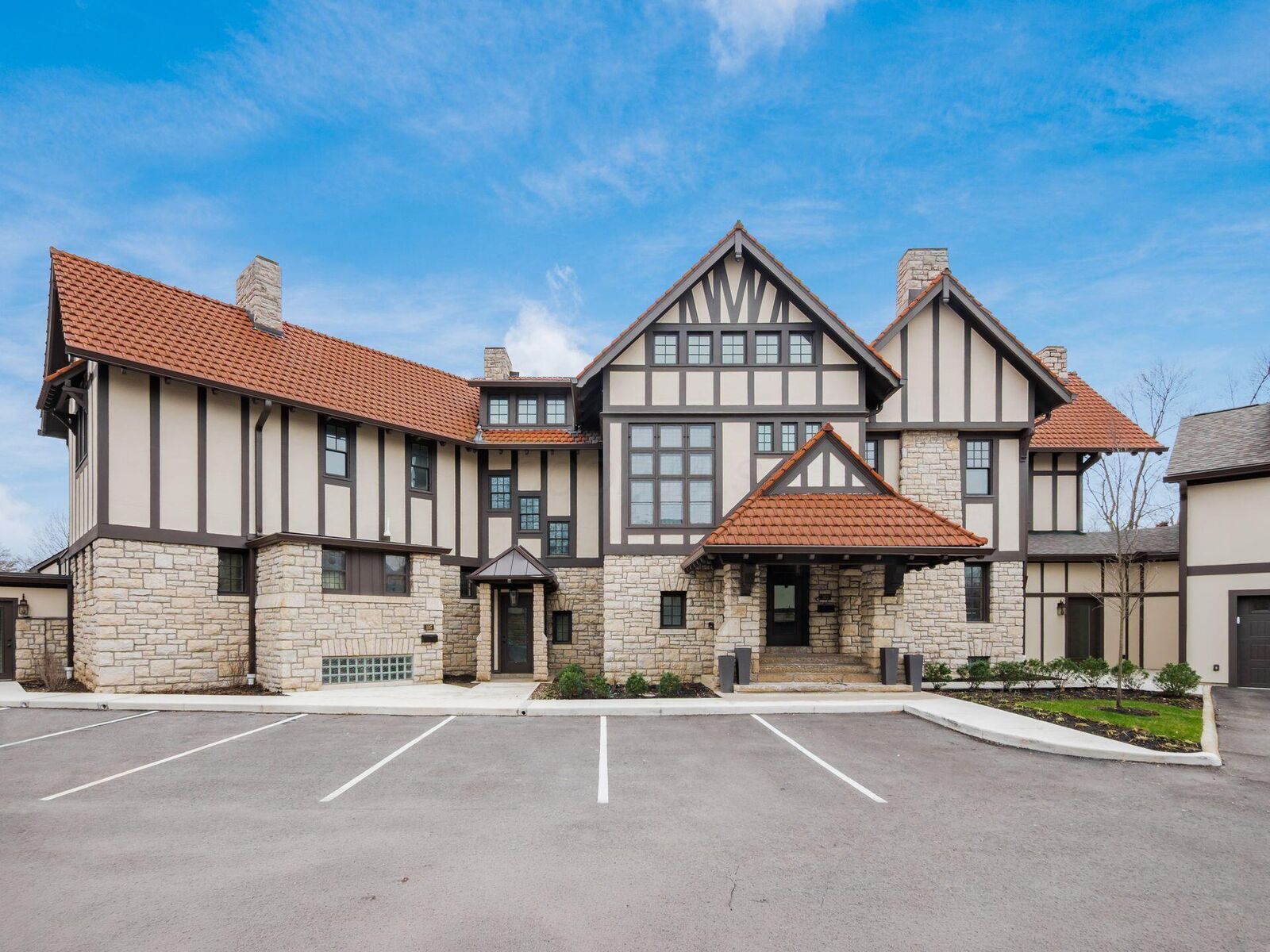 Property Photo:  2015 W 5th Avenue  OH 43212 