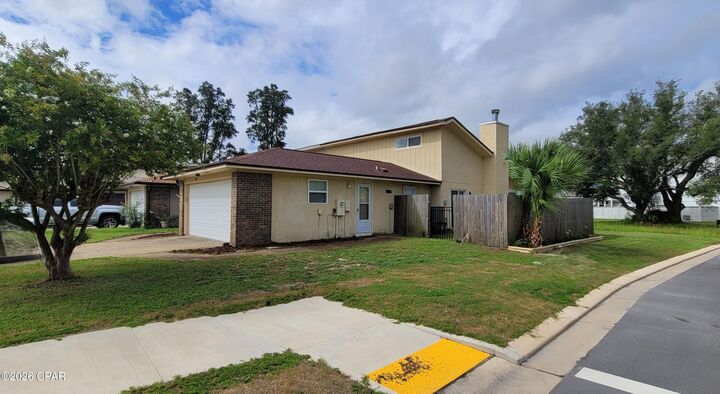 Property Photo: 1319 Calabria Road FL 32408