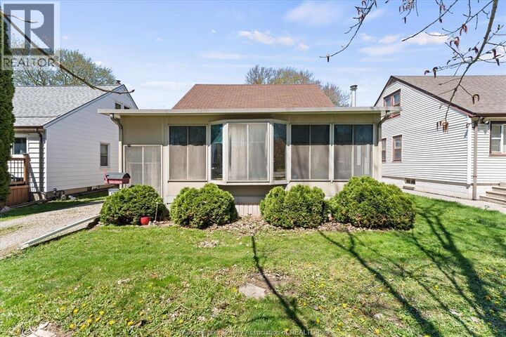 Property Photo:  678 Capitol Street  ON N8X 3G1 
