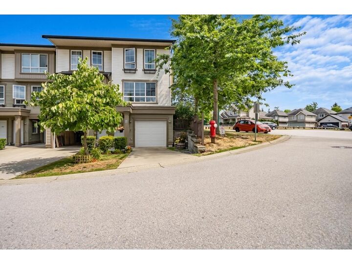 19505 68A Avenue 16 — photo 1