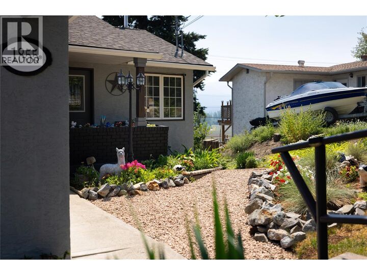 Property Photo: 1855 Grandview Avenue BC V0E 2G0