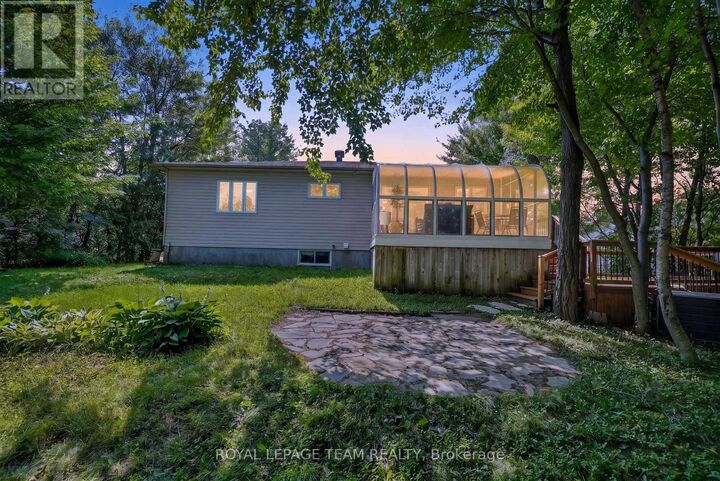 Property Photo:  76 Manitou Street  ON K0A 1W0 