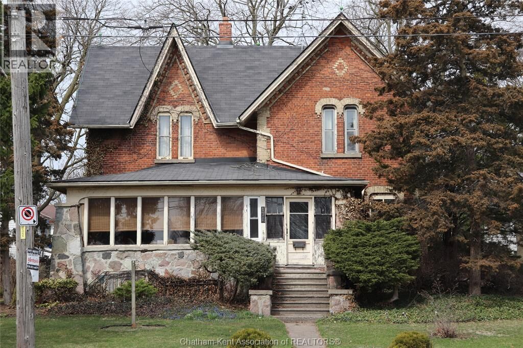 Property Photo:  171 Talbot Street West  ON N0P 1A0 