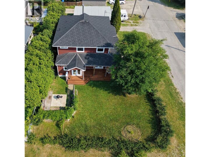 Property Photo:  602 5 Avenue  BC V0B 1M0 