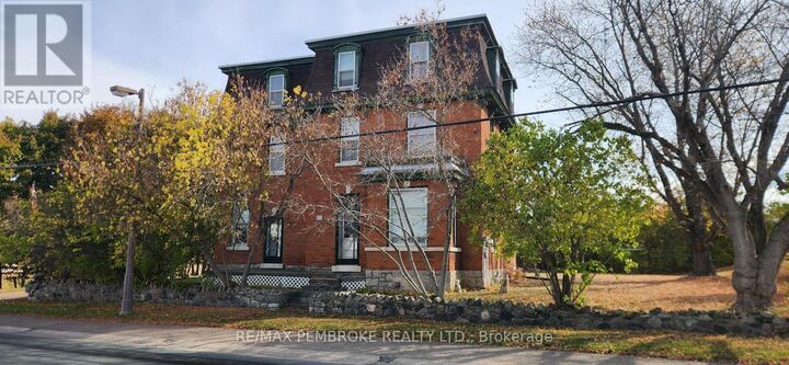 77 Main Street — photo 1