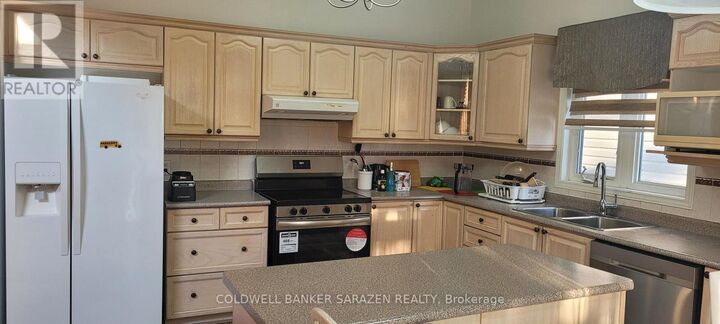 Property Photo: 49 Rialto Way ON K1T 4B1