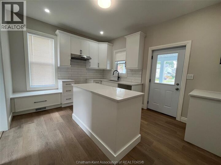 Property Photo:  205 St.clair Street  ON N7L 3J4 